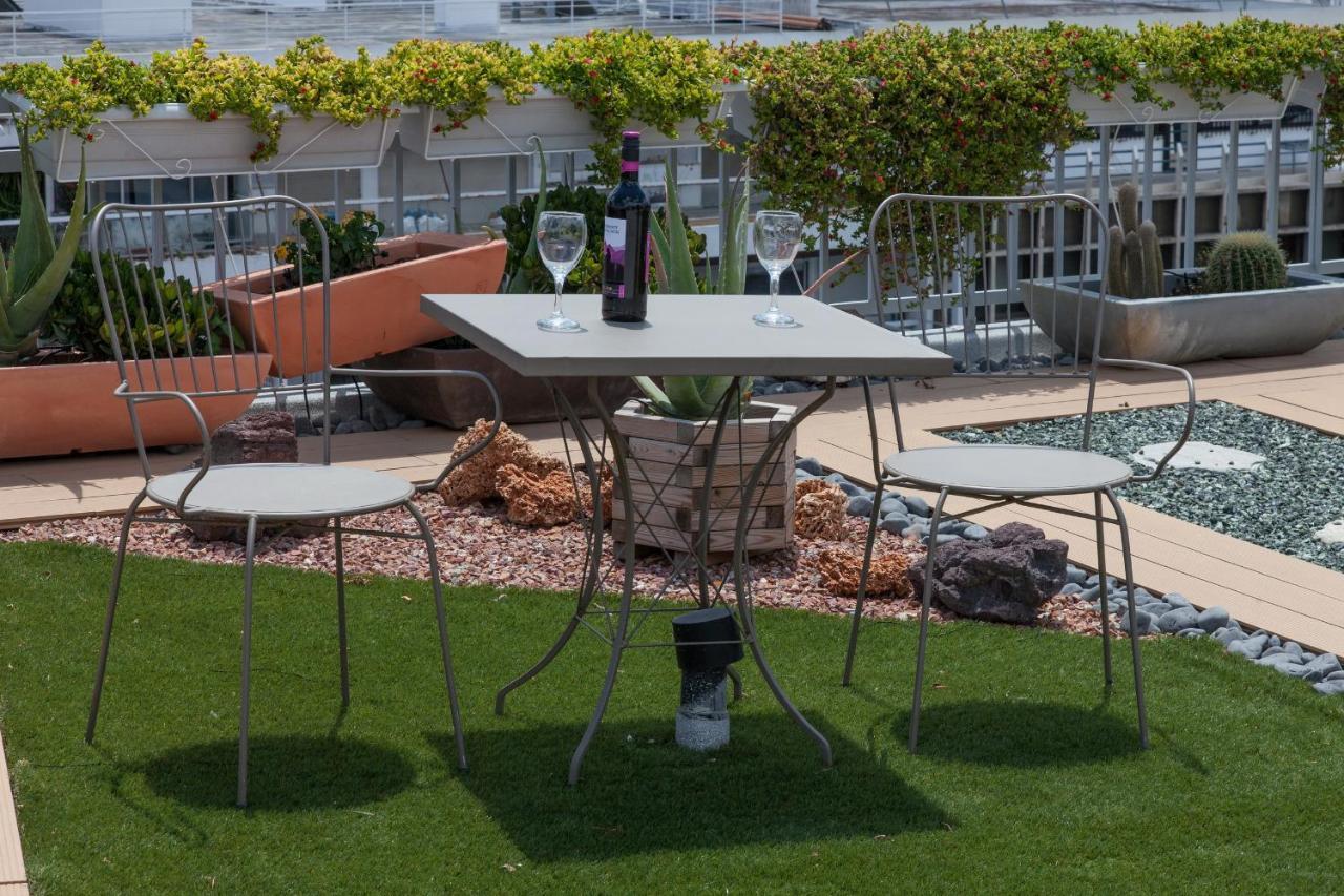 شقة أثينا  في Gorgeous Penthouse With Private Jacuzzi And Amazing View! المظهر الخارجي الصورة